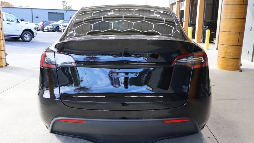 2020 Tesla Model Y 5YJYGDEE5LF027467