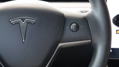 2020 Tesla Model Y 5YJYGDEE5LF027467