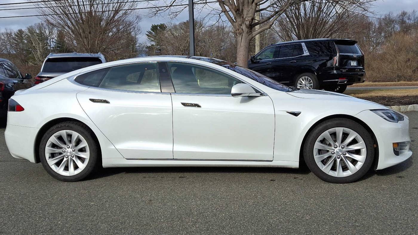 2018 Tesla Model S 5YJSA1E21JF261405