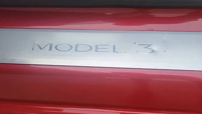 2018 Tesla Model 3 5YJ3E1EB4JF117145