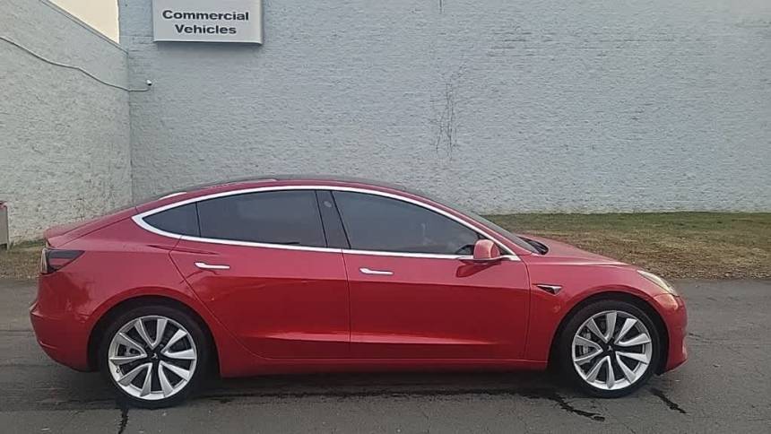 2018 Tesla Model 3 5YJ3E1EB4JF117145