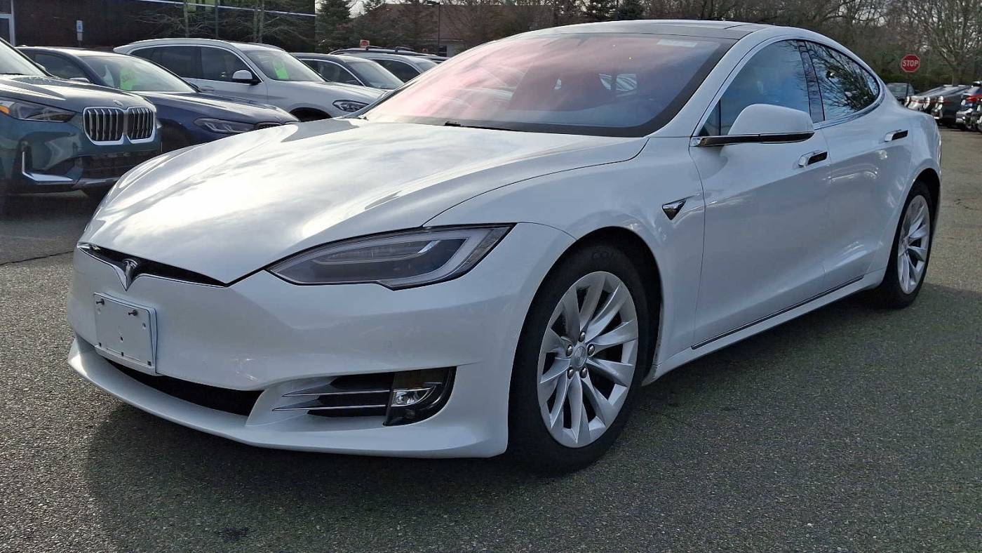 2018 Tesla Model S 5YJSA1E21JF261405