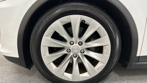 2018 Tesla Model X 5YJXCDE22JF089385