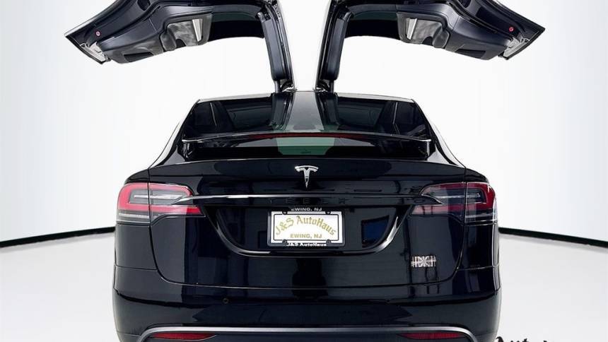 2023 Tesla Model X 7SAXCBE63PF375247