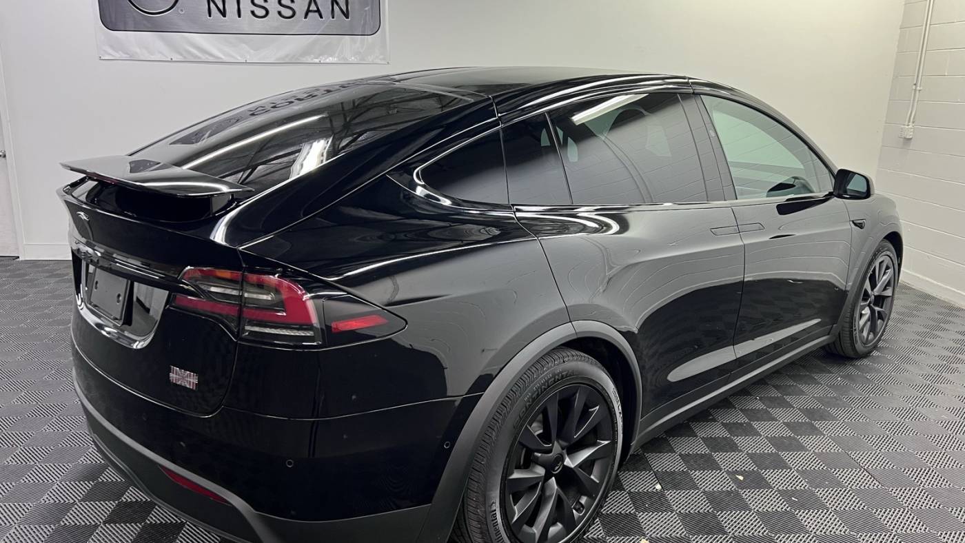 2022 Tesla Model X 7SAXCBE60NF355499