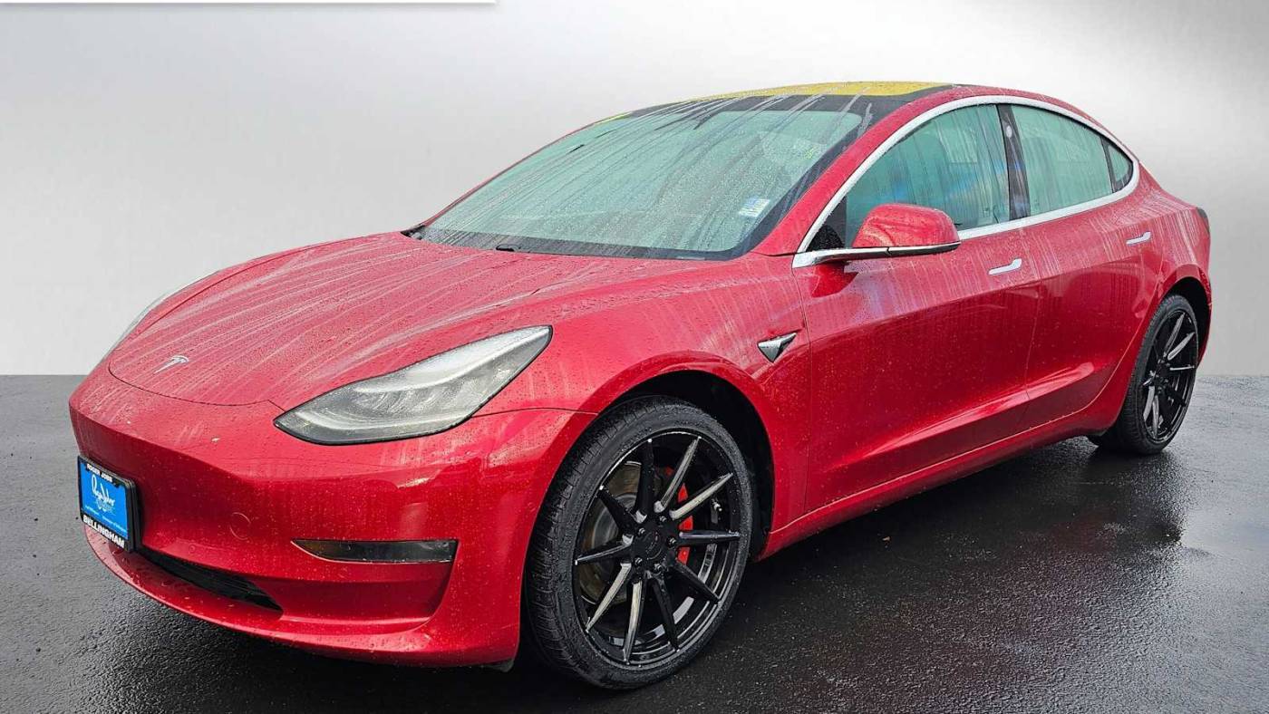 2018 Tesla Model 3 5YJ3E1EB7JF121738