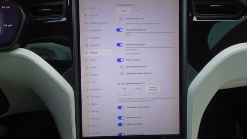 2019 Tesla Model X 5YJXCBE2XKF160550