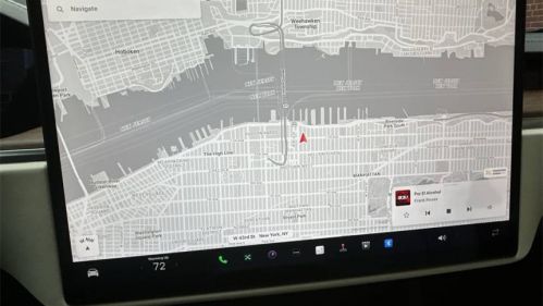 2022 Tesla Model X 7SAXCDE50NF350418