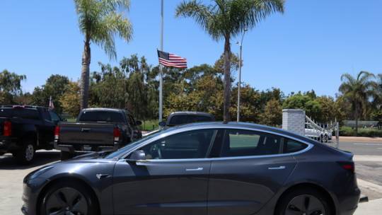 2019 Tesla Model 3 5YJ3E1EBXKF438446