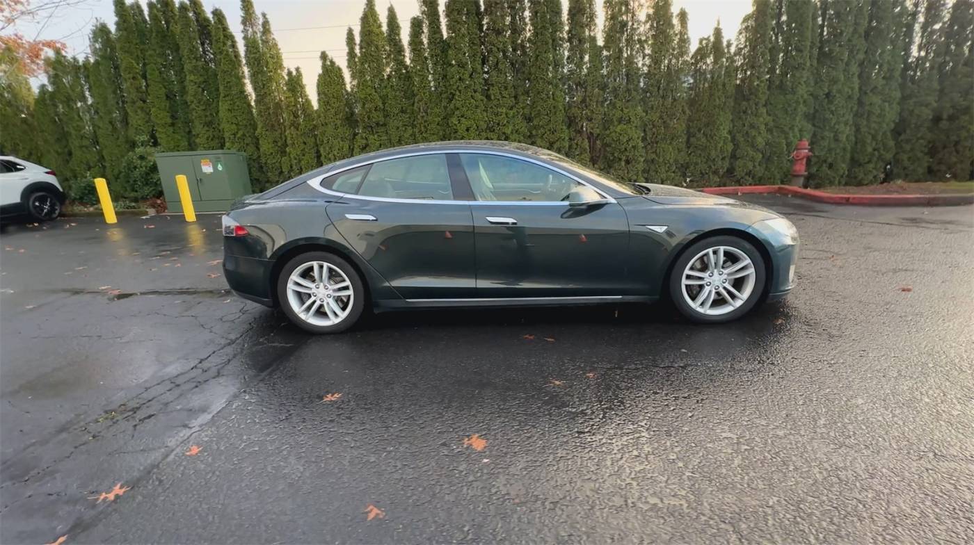 2013 Tesla Model S 5YJSA1CN0DFP24863