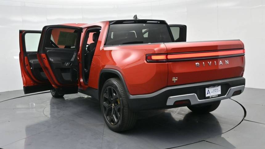 2022 Rivian R1T 7FCTGAAA1NN011342