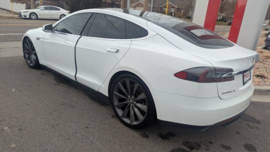 2013 Tesla Model S 5YJSA1AG8DFP04882