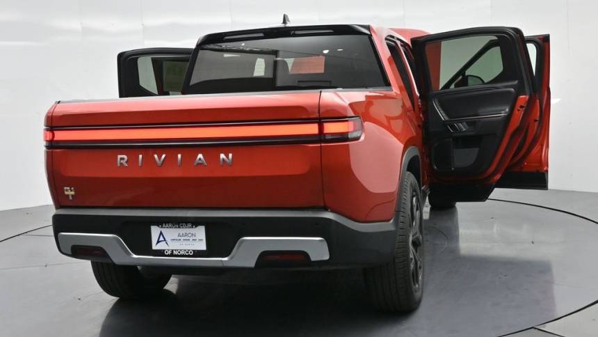 2022 Rivian R1T 7FCTGAAA1NN011342