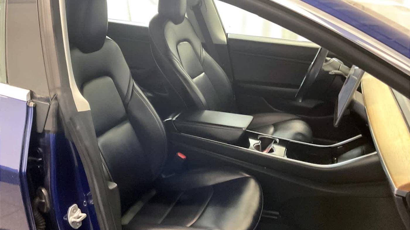 2019 Tesla Model 3 5YJ3E1EB4KF193739