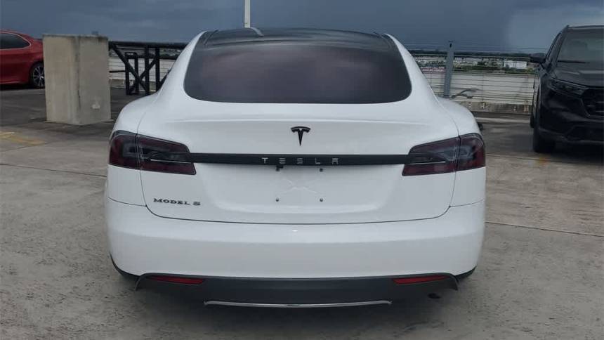 2013 Tesla Model S 5YJSA1DNXDFP04229