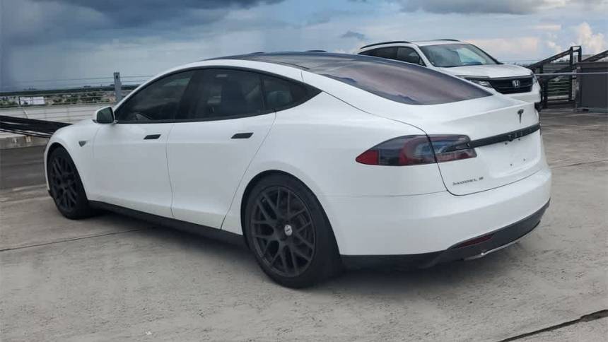 2013 Tesla Model S 5YJSA1DNXDFP04229