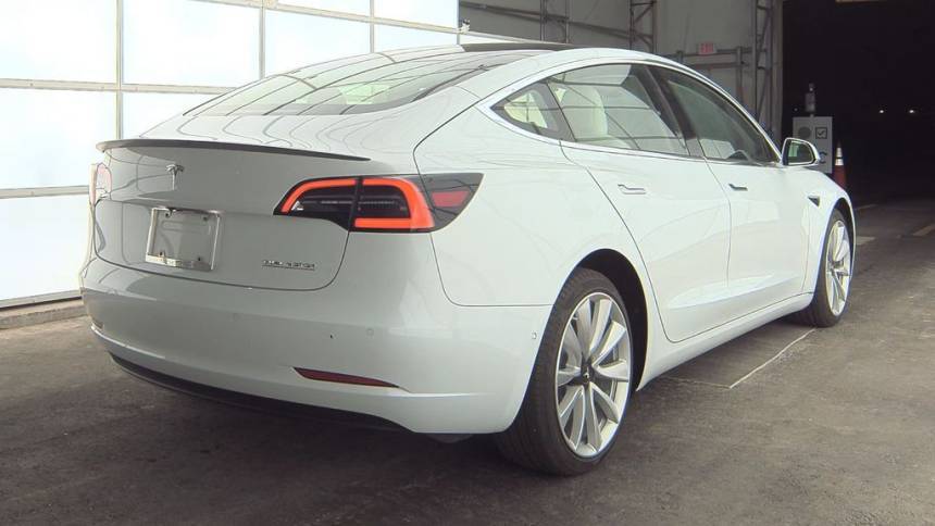 2018 Tesla Model 3 5YJ3E1EB5JF074595