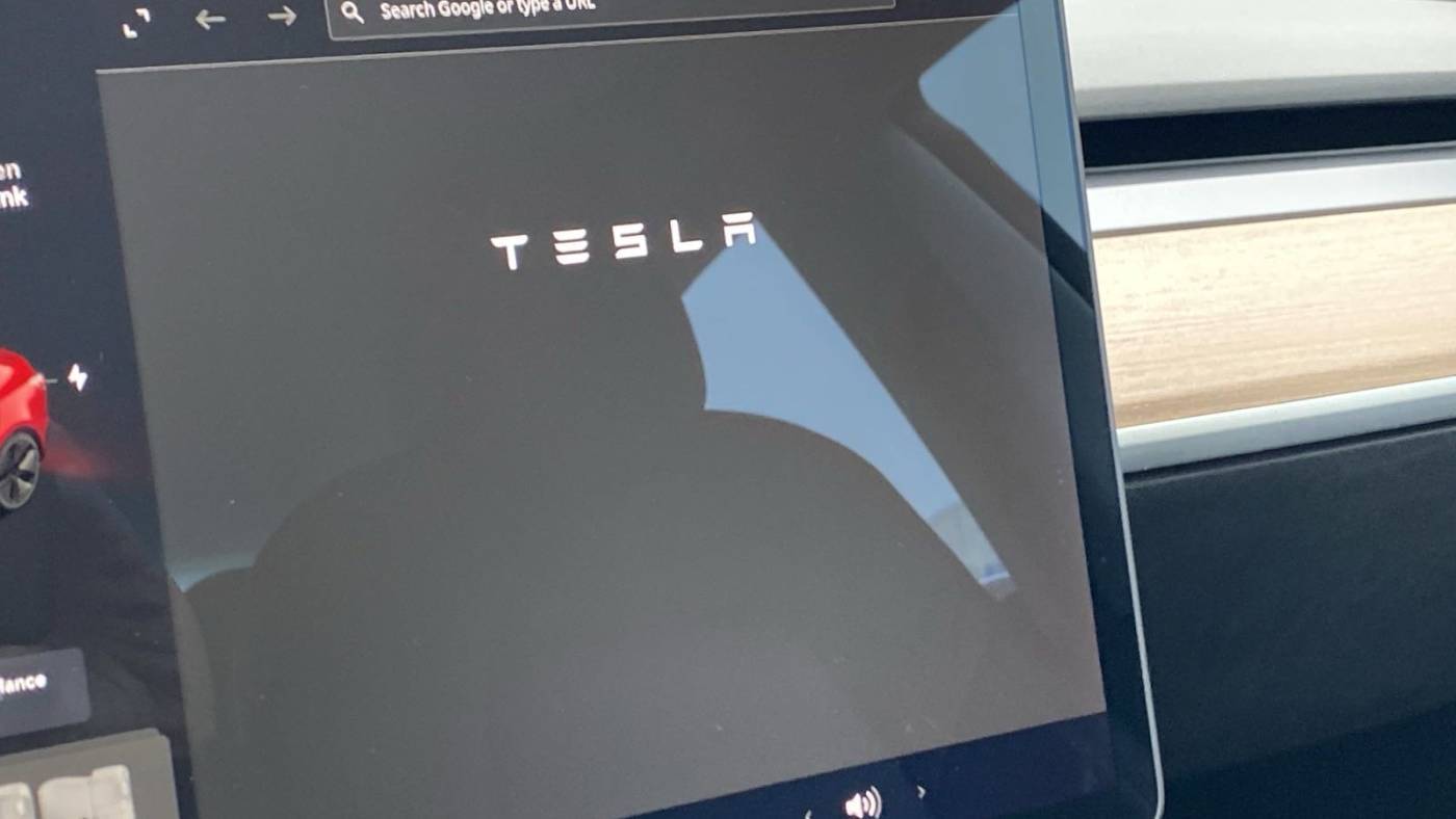 2018 Tesla Model 3 5YJ3E1EB7JF104910