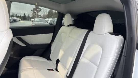 2020 Tesla Model Y 5YJYGDEE4LF056040