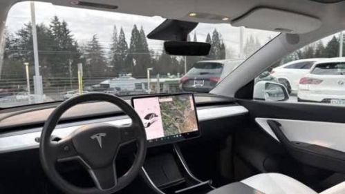 2020 Tesla Model Y 5YJYGDEE4LF056040