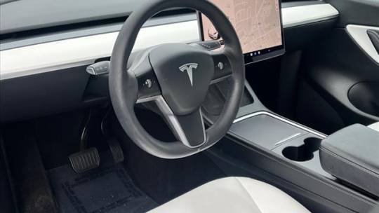 2021 Tesla Model Y 5YJYGDEE9MF203194