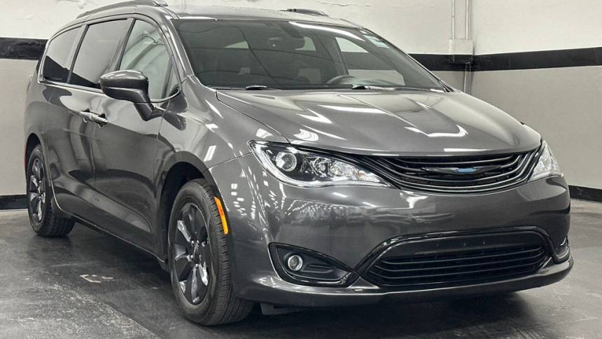 2019 Chrysler Pacifica 2C4RC1H74KR657737