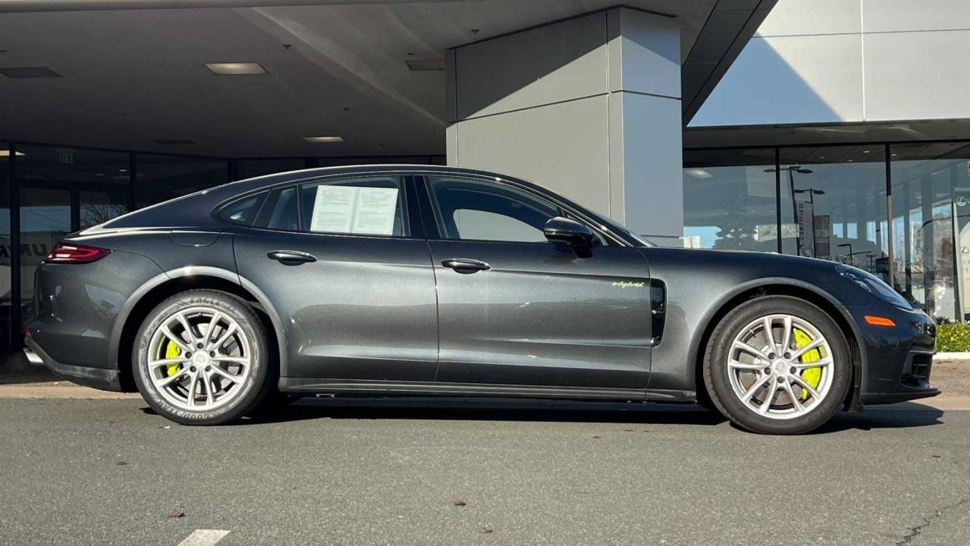 2018 Porsche Panamera WP0AE2A7XJL130171