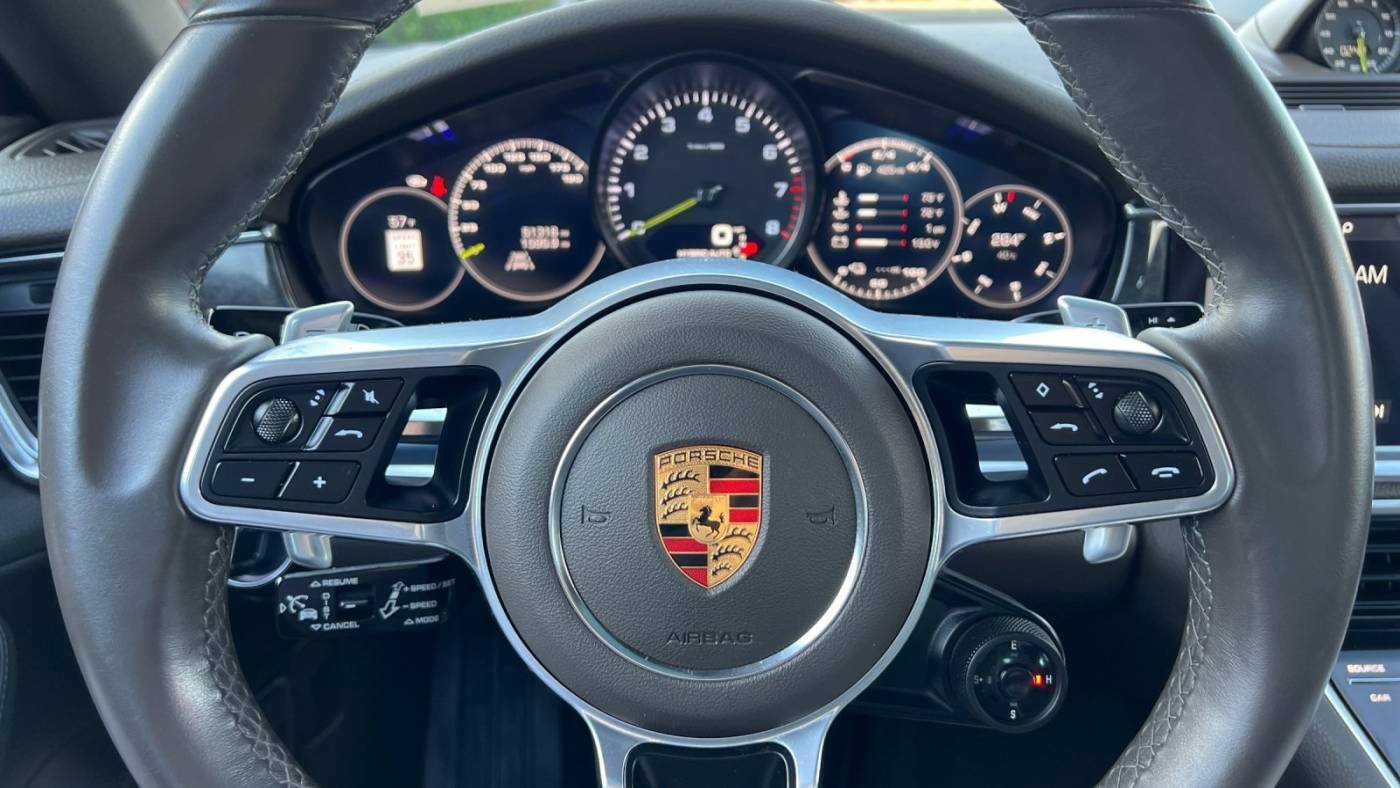 2018 Porsche Panamera WP0AE2A7XJL130171