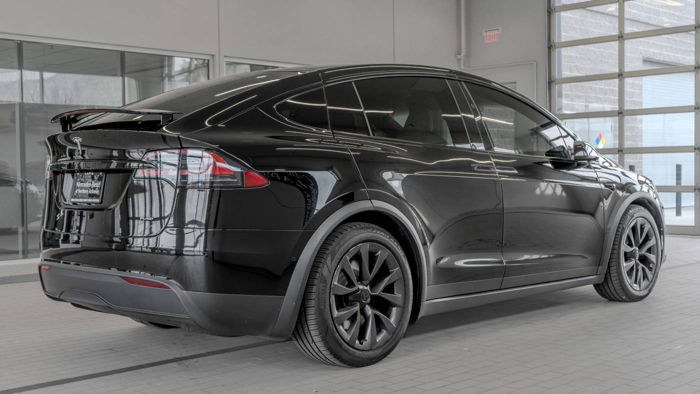 2022 Tesla Model X 7SAXCBE61NF331387