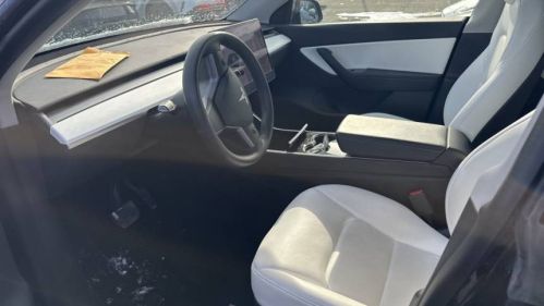 2021 Tesla Model Y 5YJYGDEEXMF070400