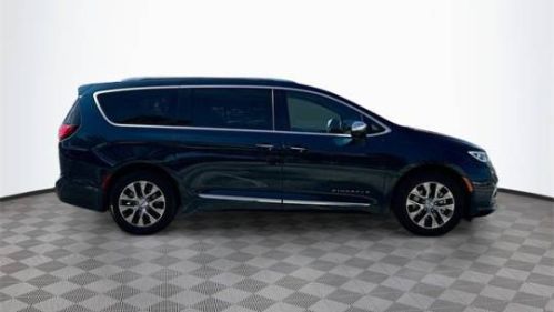 2022 Chrysler Pacifica 2C4RC1N70NR137396