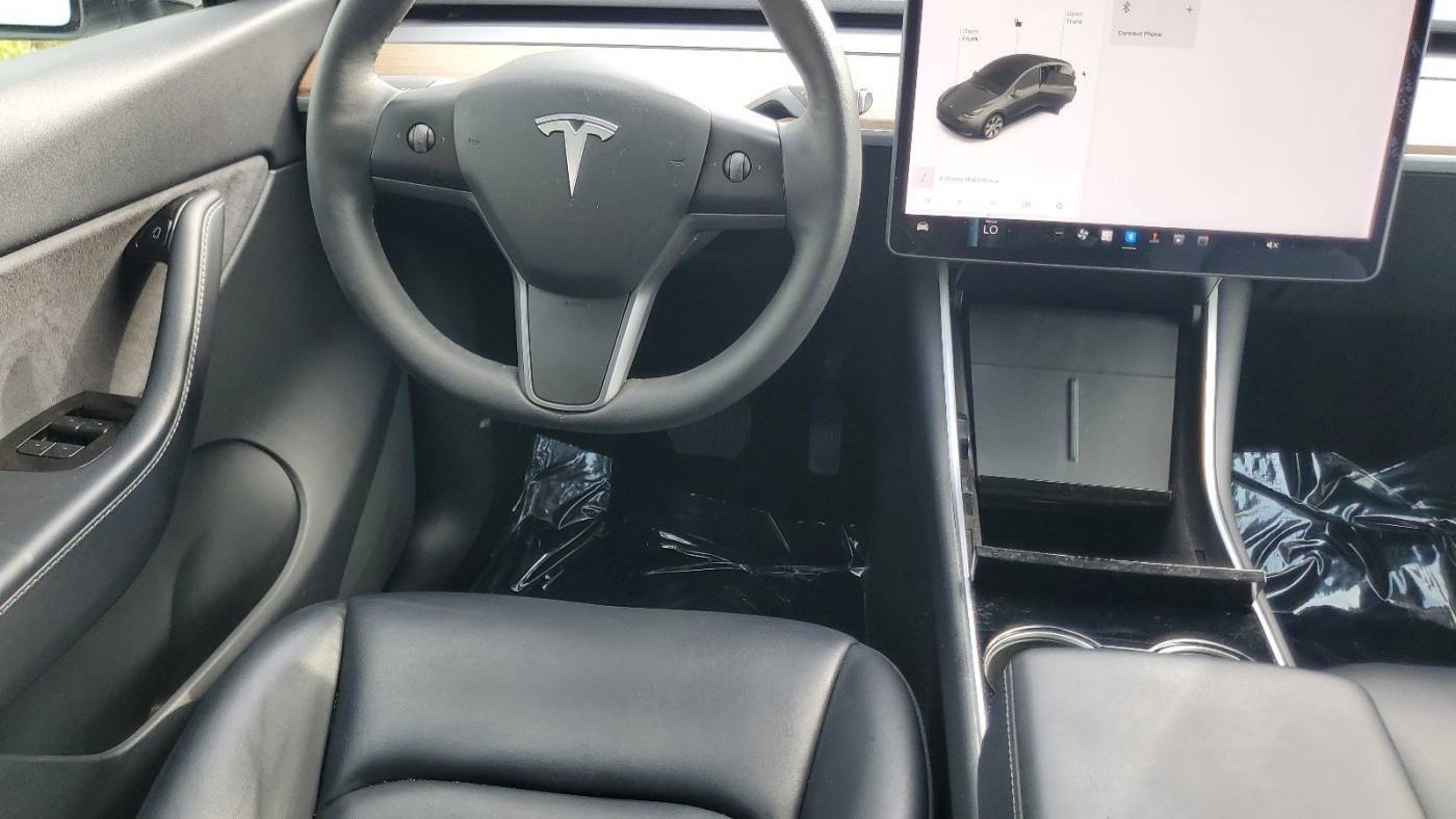 2021 Tesla Model Y 5YJYGDEE6MF105725