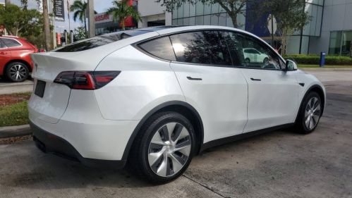 2021 Tesla Model Y 5YJYGDEE6MF105725