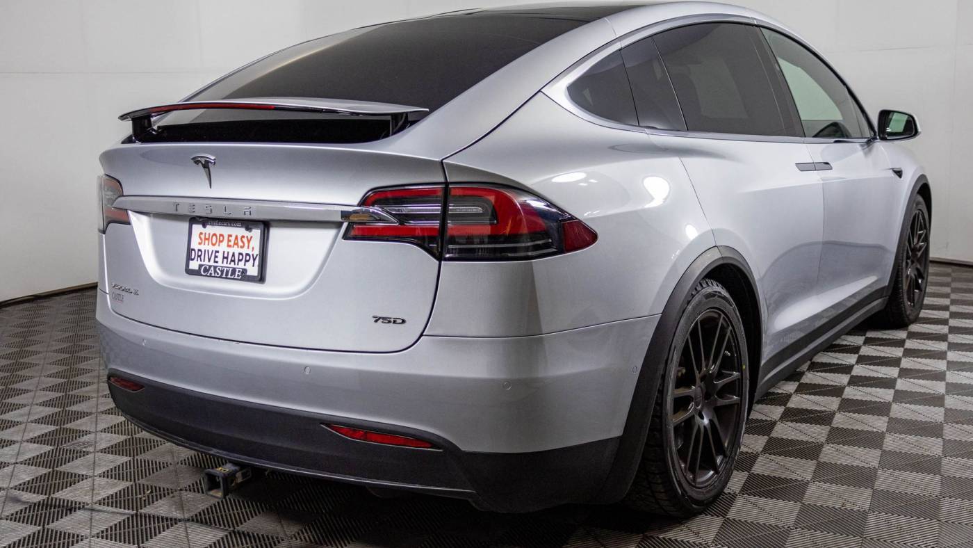 2018 Tesla Model X 5YJXCAE2XJF088676