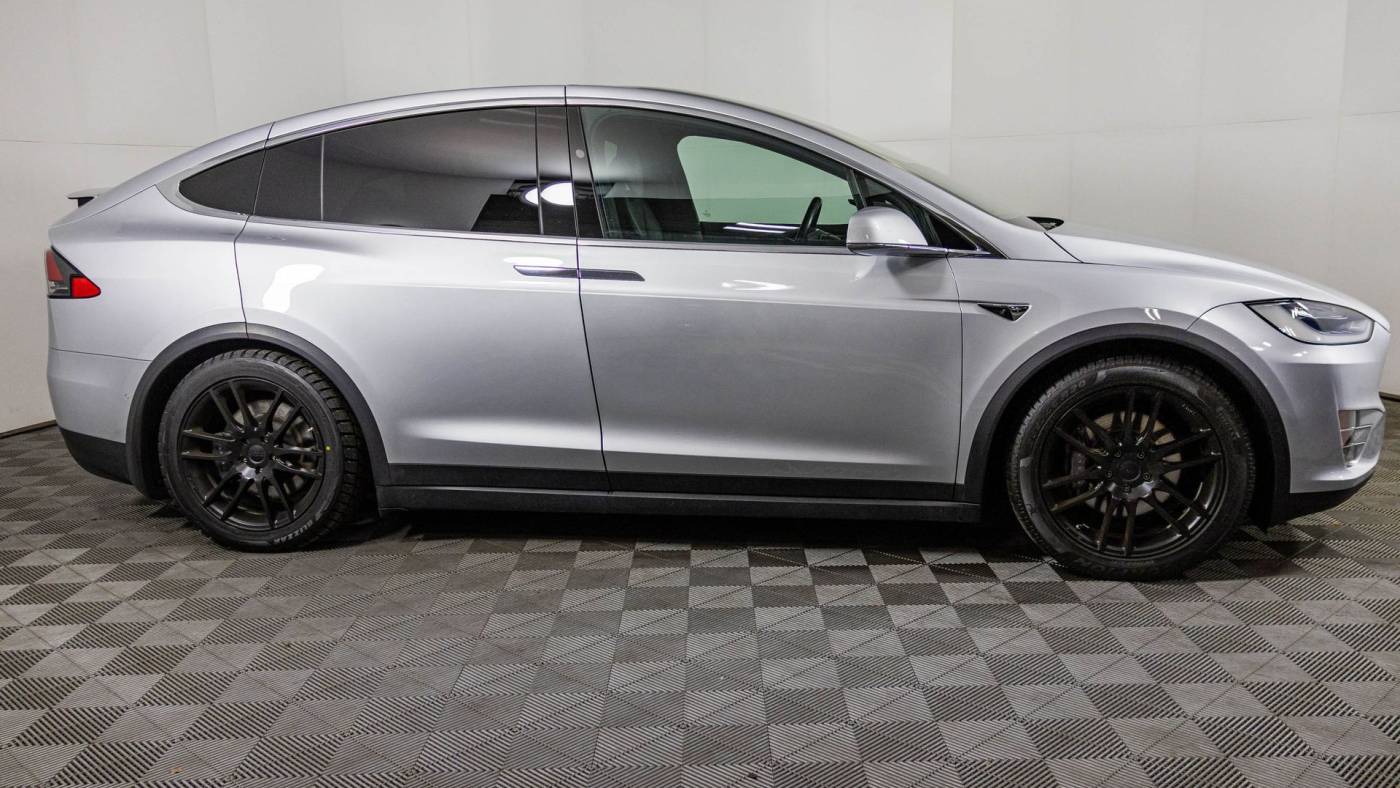 2018 Tesla Model X 5YJXCAE2XJF088676