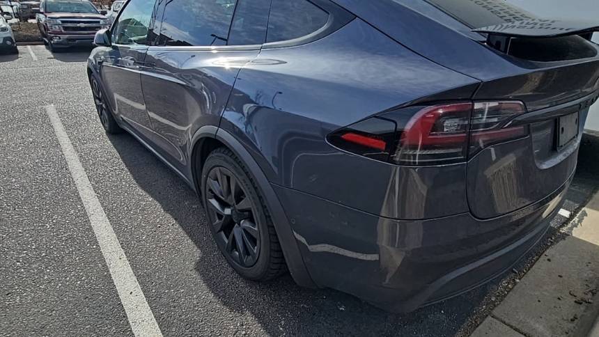 2022 Tesla Model X 7SAXCBE61NF341367