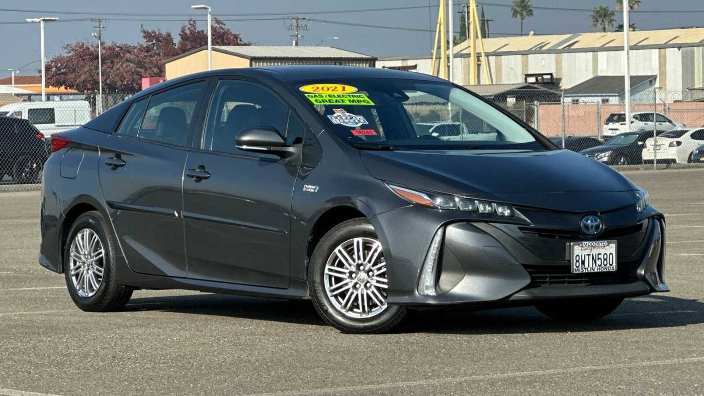 2021 Toyota Prius Prime JTDKAMFP6M3175861