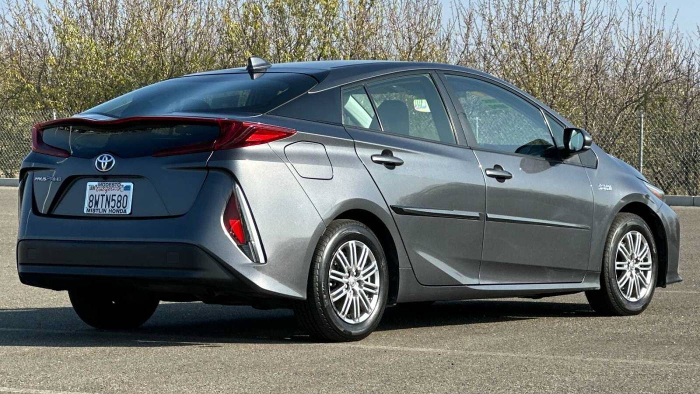 2021 Toyota Prius Prime JTDKAMFP6M3175861