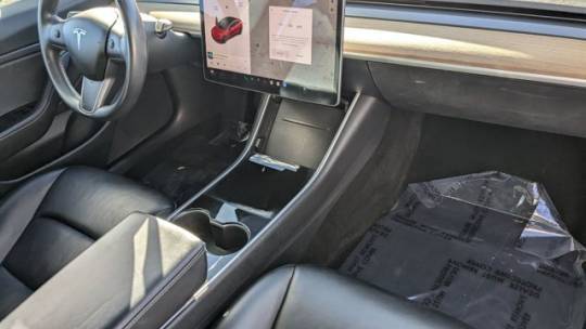 2018 Tesla Model 3 5YJ3E1EB4JF085104