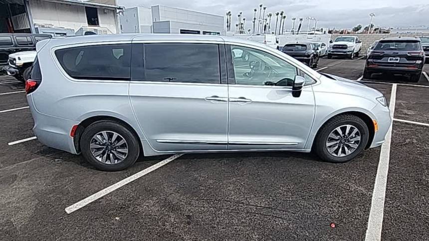 2023 Chrysler Pacifica 2C4RC1S72PR618113