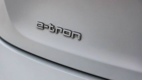 2021 Audi e-tron WA1LAAGE6MB011526