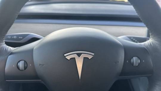 2021 Tesla Model Y 5YJYGDEE9MF263086