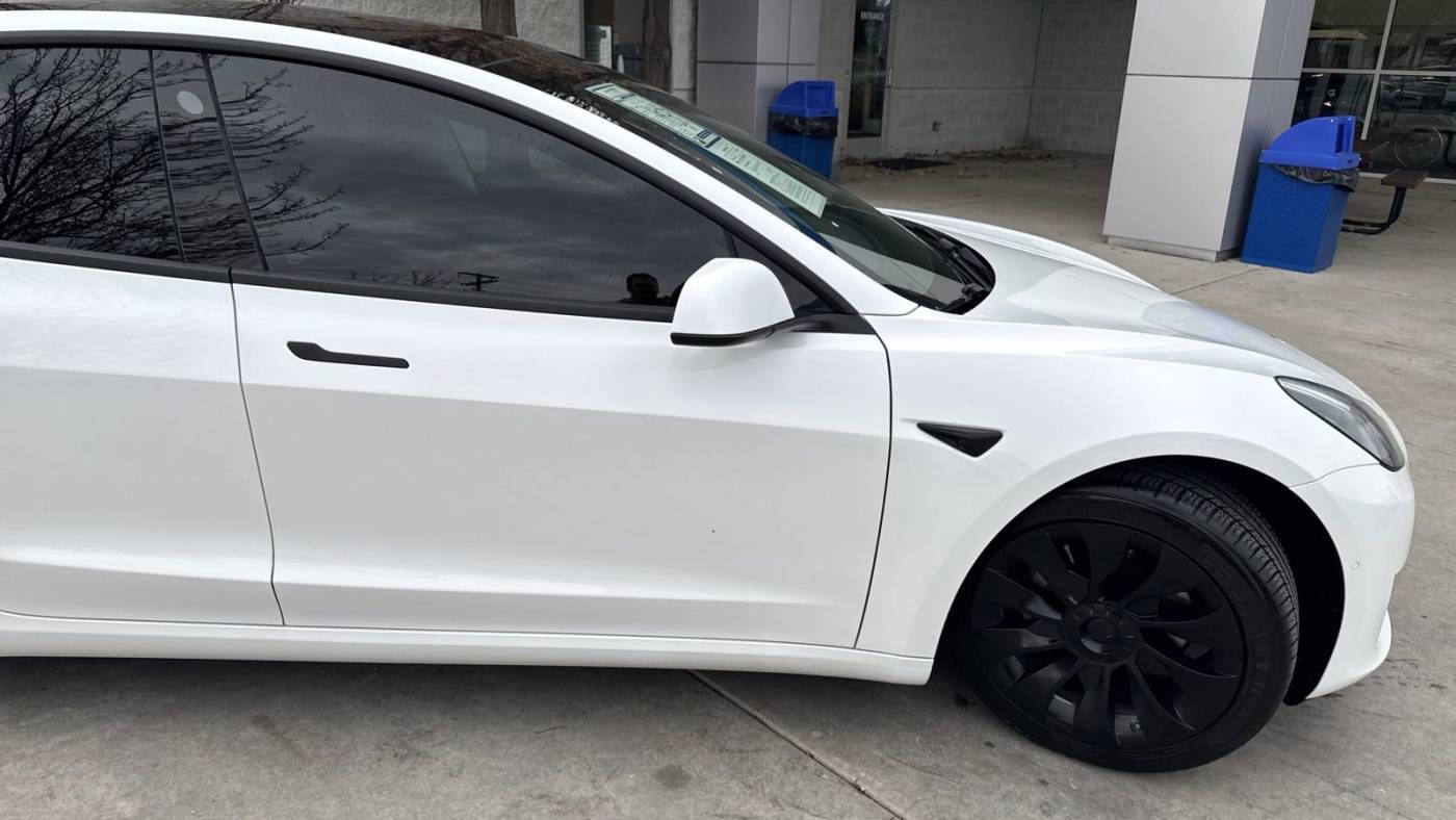 2018 Tesla Model 3 5YJ3E1EA8JF039170