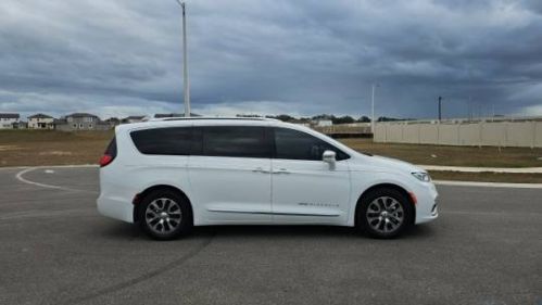 2021 Chrysler Pacifica 2C4RC1N77MR590428