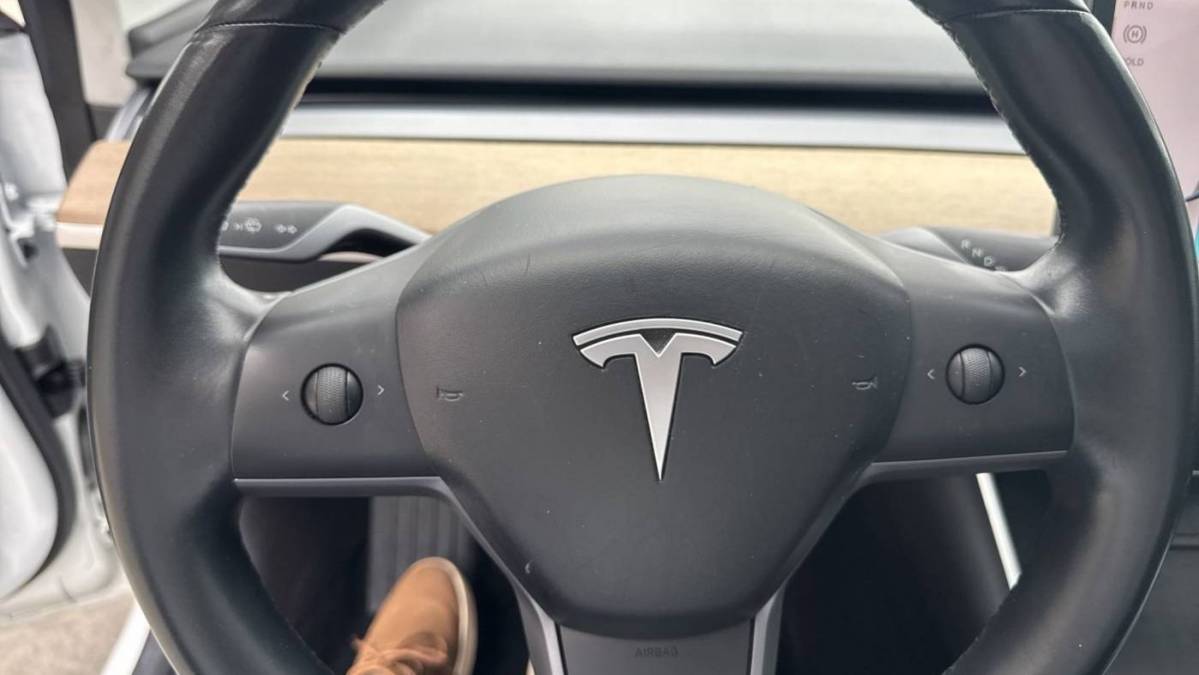 2018 Tesla Model 3 5YJ3E1EA8JF039170