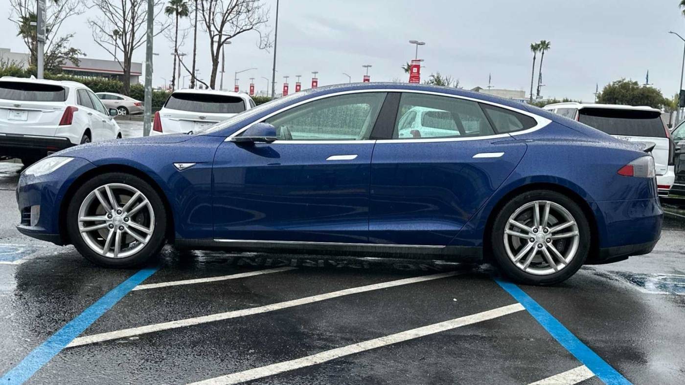 2015 Tesla Model S 5YJSA1H2XFF094416