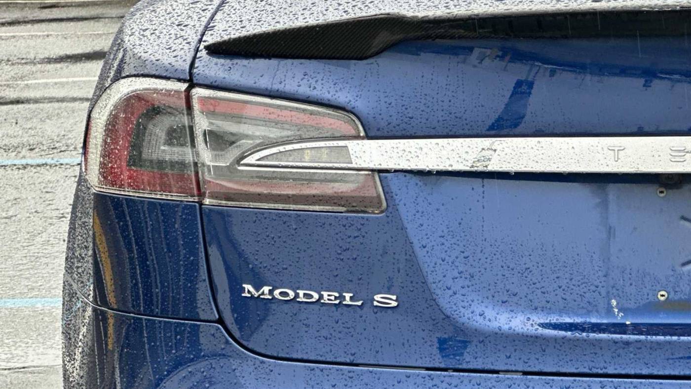 2015 Tesla Model S 5YJSA1H2XFF094416