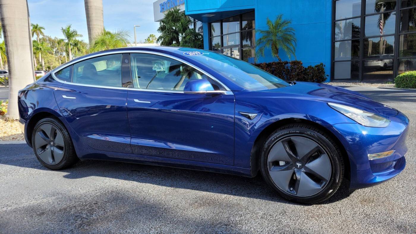 2019 Tesla Model 3 5YJ3E1EA2KF299355