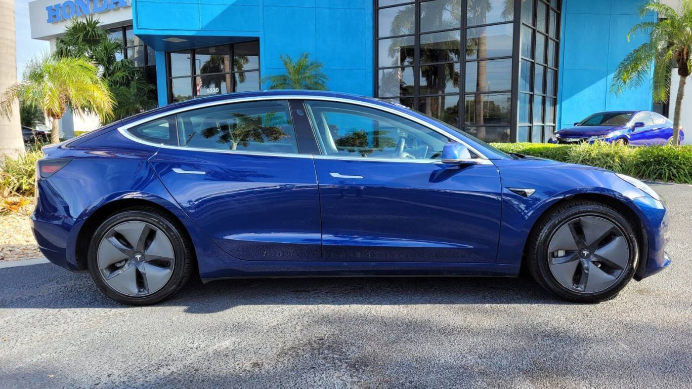 2019 Tesla Model 3 5YJ3E1EA2KF299355