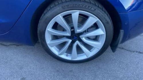 2018 Tesla Model 3 5YJ3E1EA5JF013643